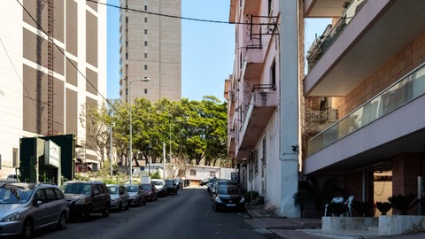 Bangunan paling ramping di dunia yang ada di Lebanon. Foto: James Kerwin/Shutterstock