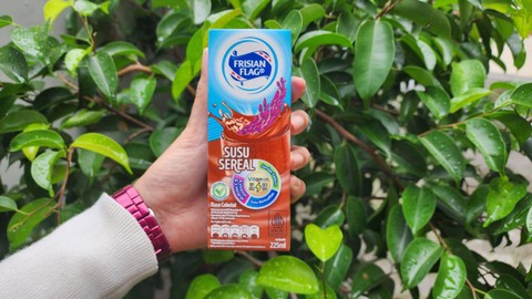 PT Frisian Flag Indonesia (FFI) luncurkan produk susu siap minum terbaru, FRISIAN FLAG® Susu Sereal rasa cokelat yang mengandung mengandung 8 Vitamin (Vitamin A, D3, B1, B2, B3, B5, B6, B12) dan 3 Mineral (Kalsium, Fosfor dan Iodium). Foto: Frisian Flag Indonesia