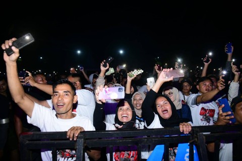 Deklarasi dukungan di Konser Pesta Rakyat Ganjar Pranowo #4 di Taman Lokasana, Kabupaten Ciamis, Jawa Barat, pada Sabtu (25/2).  Foto: Dok. Istimewa