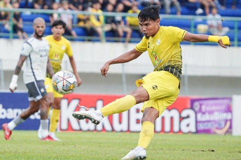 Barito Putera melawan Persib Bandung pada lanjutan Liga 1 di Stadion Demang Lehman, Senin (27/2/2023).  Foto: Instagram/@psbaritoputeraofficial