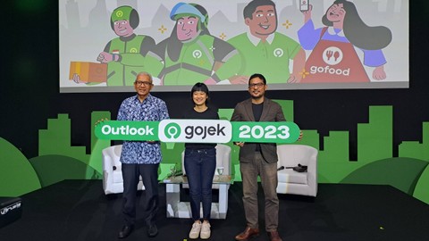 Deputi Kemenko Perekonomian, Mohammad Rudy Salahuddi, President Unit bisnis On-Demand-Service GoTo, Catherine Hindra Sutjahyo, dan Ekonom UI, Fithra Faisal Hastiadi. Foto: Rian Ramadhan/kumparan