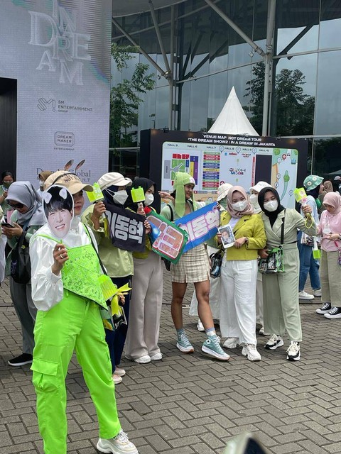 Antusiasme penonton NCT Dream Tour: The Dream Show 2 di ICE BSD, Tangerang, Sabtu (4/3).  Foto: kumparan