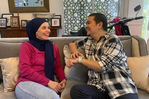 Indra Bekti bertemu dengan Aldila Jelita. Foto: Instagram/@indybarends