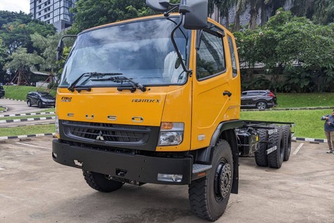 PR Krama Yudha Tiga Berlian Motors (KTB) selaku pemegang merek Mitsubishi Fuso memperkenalkan truk baru Fighter X series (6/3/2023). Foto: Sena Pratama/kumparan