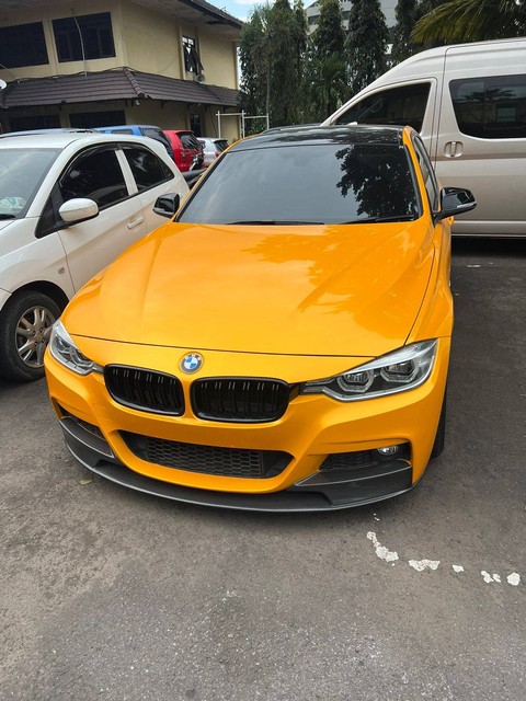 Polresta Malang Kota menyita tiga mobil milik tersangka crazy rich Dinar Wahyu Saptian Dyfrig alias Wahyu Kenzo atas kasus penipuan robot trading Auto Trade Gold (ATG), Kamis (9/3/2023). Foto: Dok. Istimewa