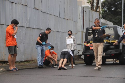 Rekonstruksi kasus penganiayaan David Ozora oleh Mario Dandy Satriyo di kawasan Pesanggrahan, Jakarta Selatan, pada Jumat (10/3/2023). Foto: Jamal Ramadhan/kumparan