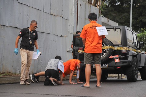 Rekonstruksi kasus penganiayaan David Ozora oleh Mario Dandy Satriyo di kawasan Pesanggrahan, Jakarta Selatan, pada Jumat (10/3/2023). Foto: Jamal Ramadhan/kumparan