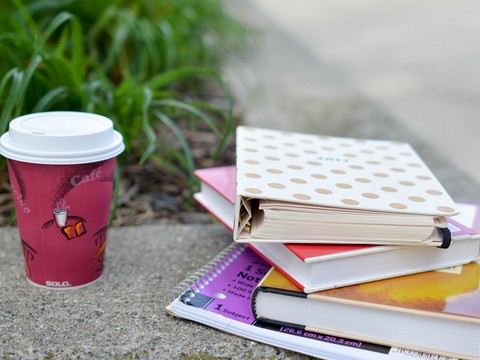 Ilustrasi biaya kuliah BSI 2023. Sumber: www.unsplash.com.