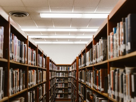 Ilustrasi biaya kuliah BSI 2023. Sumber: www.unsplash.com.