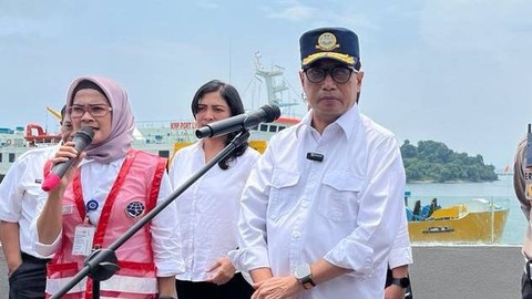 Menhub Budi Karya Sumadi meninjau Pelabuhan Merak, Banten, Sabtu (11/3/2023).  Foto: Fariza Rizky Ananda/kumparan