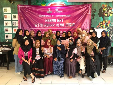 Srikandi Ganjar Yogyakarta Gelar Henna Art Class Foto: Dok. Istimewa