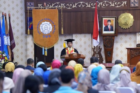 Direktur Pelindo masuk daftar alumni berprestasi UNS.   Foto: UNS.
