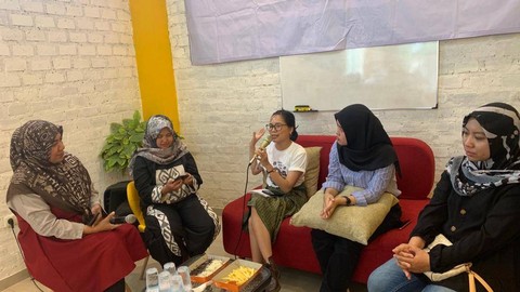 Diskusi film She Said bersama FJPI Lampung. | Foto: Bella Sardio/ Lampung Geh
