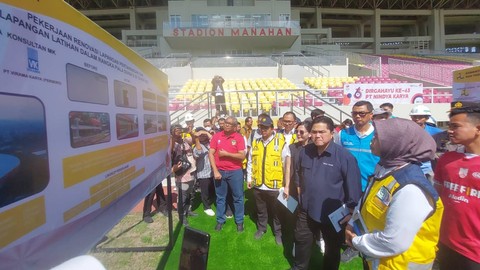 Ketua Umum PSSI Erick Thohir meninjau Stadion Manahan, Solo, Minggu (12/3/2023).  Foto: Dok. Istimewa