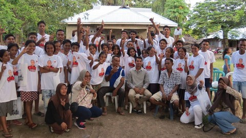 Orang Muda Ganjar Kabupaten Rote Ndao, Nusa Tenggara Timur menggelar cerdas cermat bersama warga Desa Fiafangga,Kecamatan Rote barat, Kabupaten Rote Ndao, NTT. Foto: Dok. Istimewa