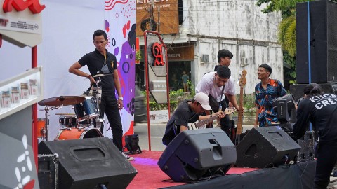 Persiapan salah satu band lokal Kota Prabumulih sebagai bentuk antusiasme mengikuti seleksi parade band untuk lolos event nasional di Sumsel, Minggu (12/3) Foto: abp/Urban Id
