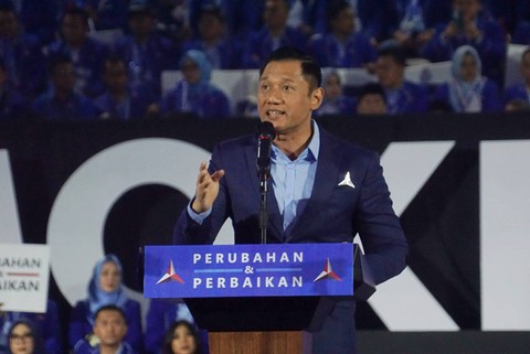 Ketua Umum Partai Demokrat, Agus Harimurti Yudhoyono (AHY) memberikan pidato politik di depan pendukung Partai Demokrat di Tennis Indoor Senayan, Jakarta, Selasa (14/3/2023). Foto: Iqbal Firdaus/kumparan