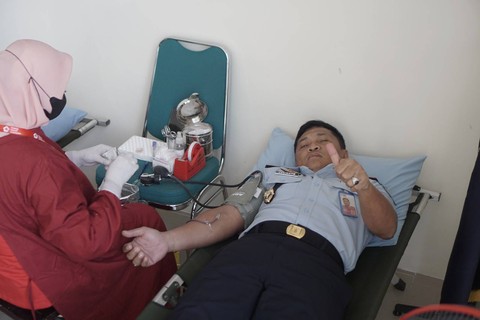 Kemenkumham Kalbar melaksanakan donor darah. Foto: Dok. Kemenkumham Kalbar