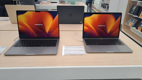 Ilustrasi MacBook Pro. Foto: Rian Ramadhan/kumparan