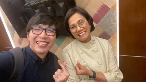 Menkeu Sri Mulyani bertemu para influencers untuk membahas perpajakan terkini, Jumat (17/3) malam. Foto: Instagram/@dr.tirta