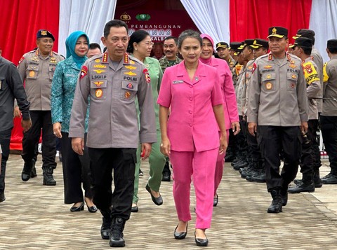 Kapolri Jenderal Listyo Sigit Prabowo saat kunjungan kerja di Pontianak, Kalimantan Barat. Foto: Teri/Hi!Pontianak