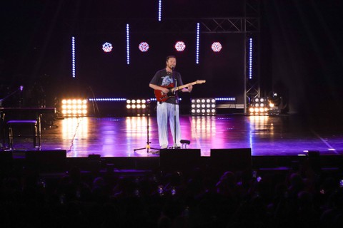 Penampilan Johnny Stimson di Jakarta Concert Week di JCC Senayan, Jakarta, Sabtu (18/3/2023). Foto: Jamal Ramadhan/kumparan