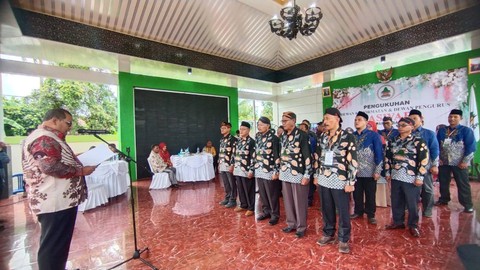Penjabat Gubernur Papua Barat Daya mengukuhkan Dewan Kehormatan dan Pengurus Ikaswara PBD, Sabtu (18/3), foto: Yanti/BalleoNEWS