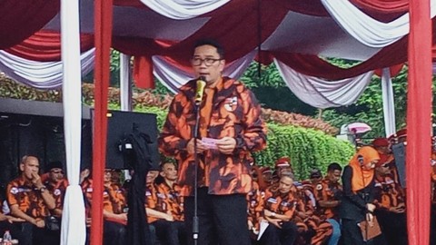 Gubernur Jabar Ridwan Kamil dalam kegiatan Apel Siaga Kesetiaan Pancasila di depan Gedung Sate, Kota Bandung, pada Minggu (19/3). Foto: Dok. Istimewa