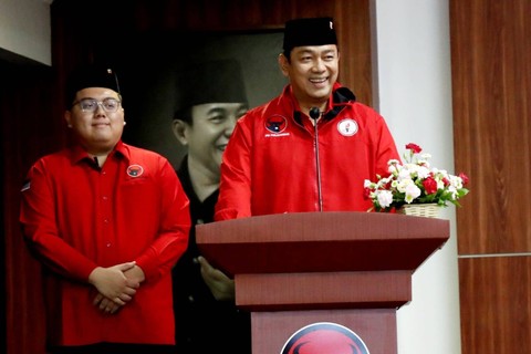 Pelantikan Hendrar Prihadi menjadi Ketua Umum Taruna Merah Putih di Sekolah Partai PDI Perjuangan, Jakarta Selatan, Senin (20/3).  Foto: DPP PDIP