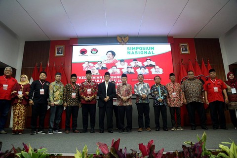 Perwakilan tokoh agama melakukan deklarasi bersama menjanjikan Pemilu 2024 yang damai dan berkualitas di 2024. Foto: PDIP