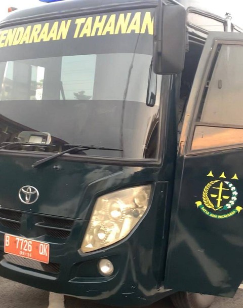 Kendaraan tahanan Kejari Pringsewu, Lampung, yang pakai pelat telat pajak sejak tahun 2016. | Foto: Bella Sardio/Lampung Geh