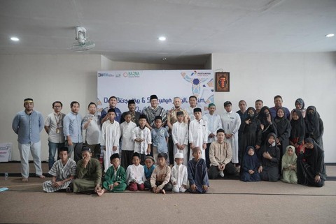 Pertamina Patra Niaga Kalimantan menggelar doa bersama dan memberikan santunan kepada anak yatim. Foto: Dok. Pertamina Patra Niaga Kalimantan