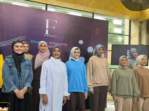 Zee Zee Shahab dalam perilisan koleksi baru Faradi. Foto: Dok. Istimewa