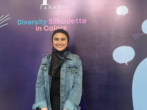 Zee Zee Shahab dalam perilisan koleksi baru Faradi. Foto: Dok. Istimewa