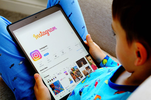 Ilustrasi aplikasi Instagram di tablet. Foto: mundissima/Shutterstock