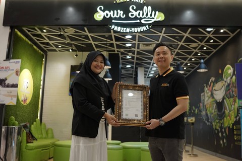 Sour Sally resmi kantongi sertifikat Halal MUI. Foto: Sour Sally
