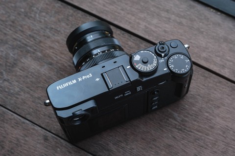 Ilustrasi kamera dengan penutup hot shoe. Foto: tinhkhuong/Shutterstock