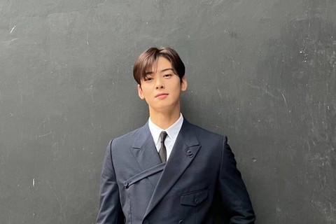 Instagram/@eunwo.o_c