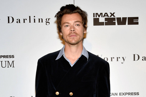 Harry Styles menghadiri pemutaran khusus "Don't Worry Darling" di AMC Lincoln Square, New York pada Senin, 19 September 2022. Foto: Evan Agostini/Invision/AP