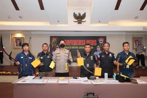Unit Reskrim Polsek Cilincing Polres Metro Jakarta Utara tangkap 3 anak di bawah umur yang terlibat tawuran di Kompleks TNI Dewa Kembar Jl. Trisula, Kelurahan Semper, Cilincing, Jakut, diamankan, Selasa (21/3/2023). Foto: Dok. Istimewa