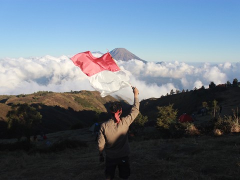 Ilustrasi kunci jawaban PKN kelas 8 halaman 136 tabel 6.2. Sumber: unsplash.com.