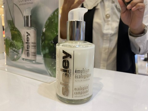 Bazaar produk kecantikan 100 Nights with All Beauty di Atrium Laguna, Central Park Mall, Jakarta, Rabu (28/3/2023). Foto: Judith Aura/kumparan