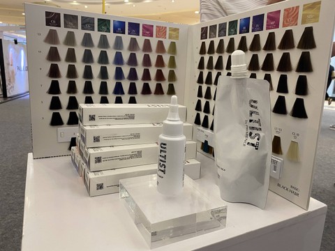 Bazaar produk kecantikan 100 Nights with All Beauty di Atrium Laguna, Central Park Mall, Jakarta, Rabu (28/3/2023). Foto: Judith Aura/kumparan