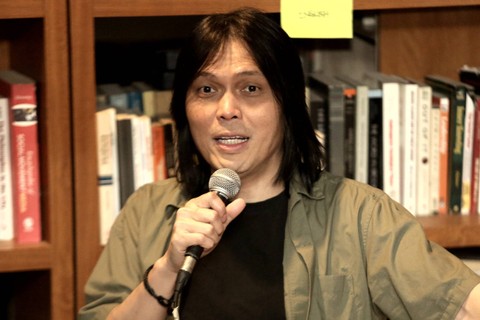 Musisi Once Mekel saat konferensi pers terkait Undang Undang hak cipta di kawasan Lebak Bulus, Jakarta, Jumat, (31/3/2023). Foto: Agus Apriyanto