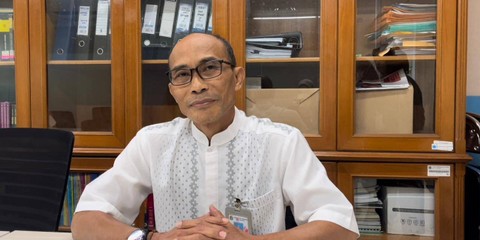 Inspektur Pembantu II Pemprov DKI Jakarta, Deden Bahtiar di Balai Kota DKI Jakarta, Jumat (31/3). Foto: Haya Syahira/kumparan