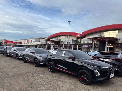 PT Chery Sales Indonesia (CSI) serahkan 100 unit Chery Omoda 5 secara perdana kepada konsumen di Jakarta International Expo, Sabtu (1/4/2023). Foto: Sena Pratama/kumparan