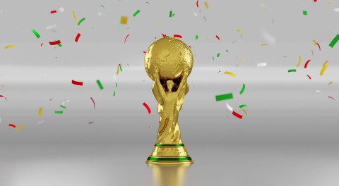 Trophy piala dunia yang semakin jauh untuk dijangkau. Photo: QuinceCreative, Pixabay.com