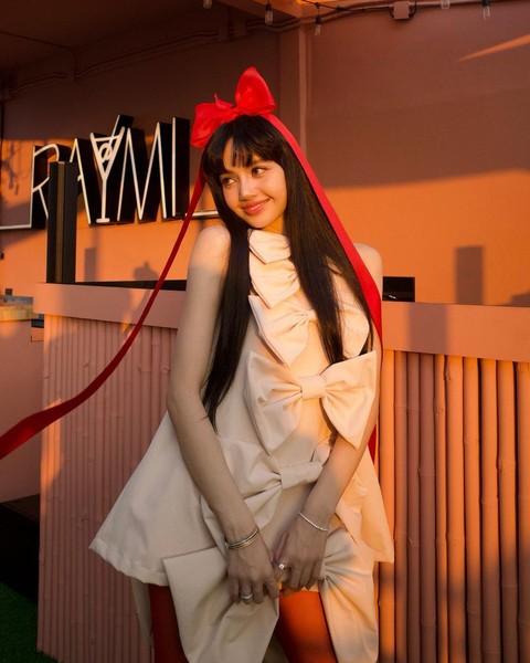 Penampilan Lisa Blackpink di pesta ulang tahun ke-26. Foto: Instagram/@lalalalisa_m