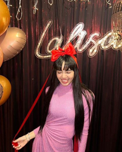 Penampilan Lisa Blackpink di pesta ulang tahun ke-26. Foto: Instagram/@lalalalisa_m