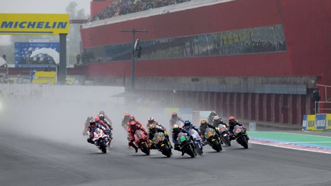 Balapan utama MotoGP Argentina 2023 di Autodromo Termas de Rio Hondo pada Senin (3/4/2023) tengah malam WIB. Foto: JUAN MABROMATA / AFP